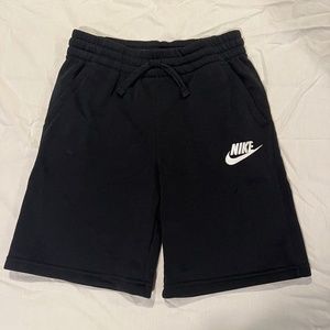 Boys Nike Sweat Shorts L
